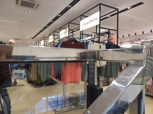 Next Outlet - Visual