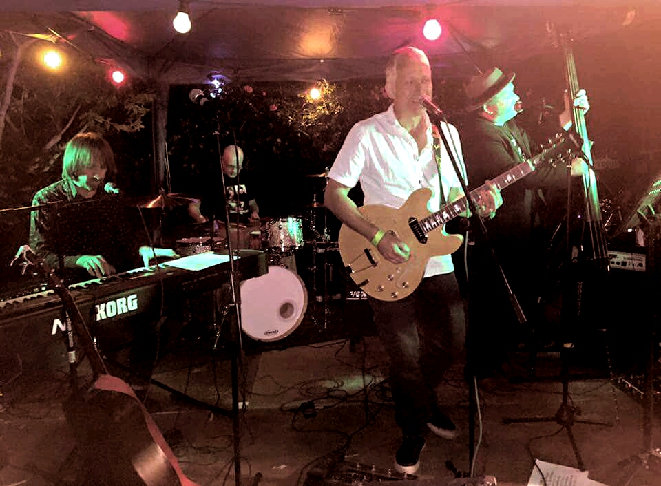 The Silver Threetles - Live Beatles Musical Experience