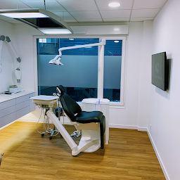 Photo n°2 de Dr Thibault ZERROUG - Chirurgien Dentiste à Baisieux (Chirurgien)