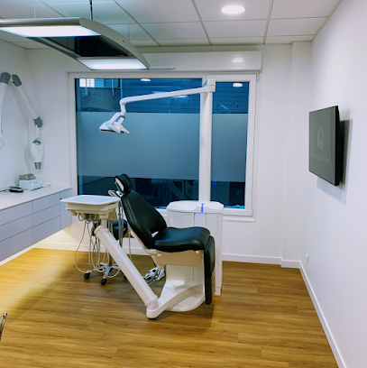 Dr Thibault ZERROUG - Chirurgien Dentiste