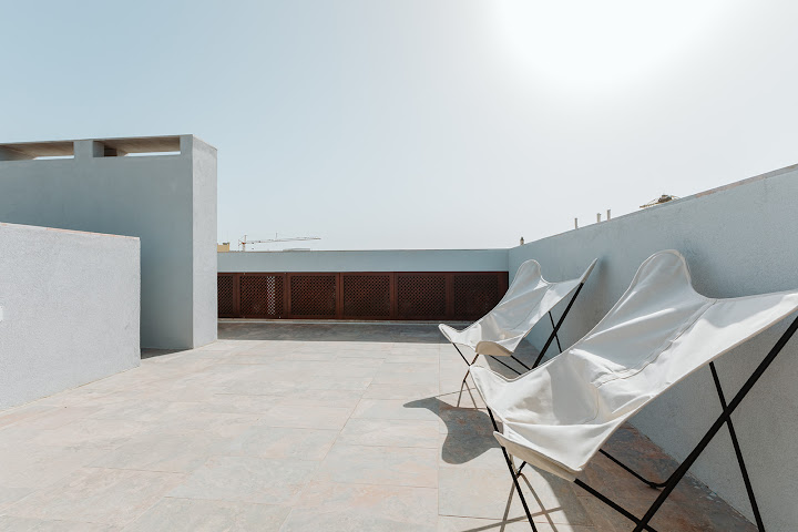 THE MODERNIST FARO by null