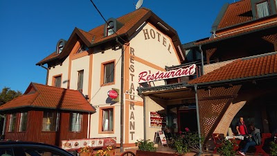 Photos of R&oacute;zsa Cs&aacute;rda