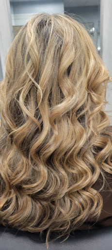 Renata Lassander Salon - Thumbnail