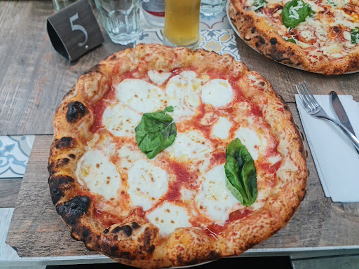 Pizzeria New Moon - Thumbnail