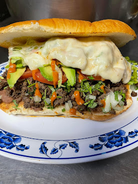 Sabor Casero Pupuseria by null