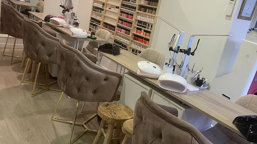 Access Nails