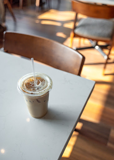 Nomadic Cafe - Visual