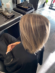 Photo n°6 de Inspiration Coiffure à Saint-Médard-en-Jalles (Salon de coiffure)