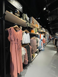 Photo n°6 de BLACKSTORE TARBES à Tarbes (Magasin de vêtements pour femmes)
