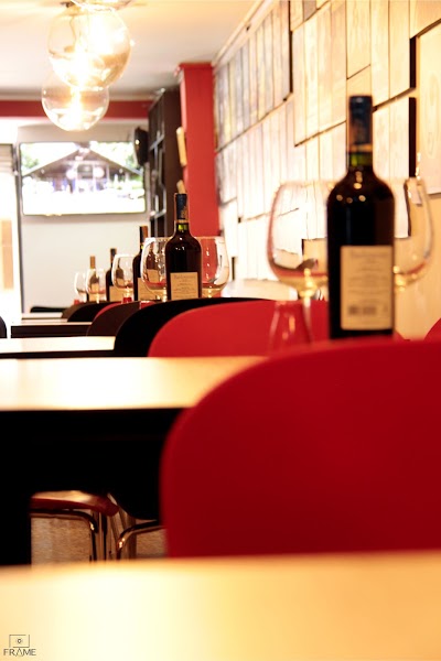 Photos of Aguill&oacute;n Cine & Cocina