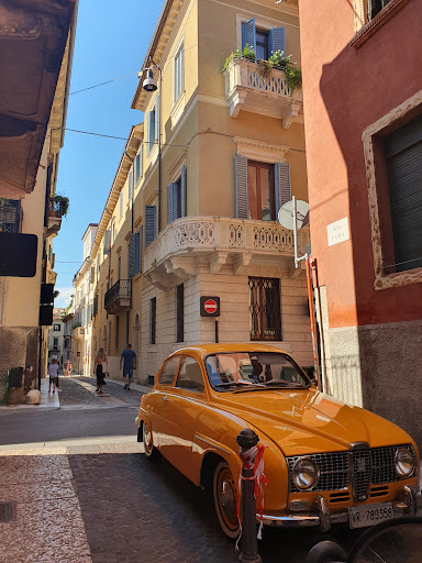 Stock & Store Abbigliamento Gallery - Italy