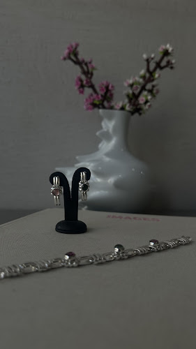 Comentarii opinii despre LAU Athens