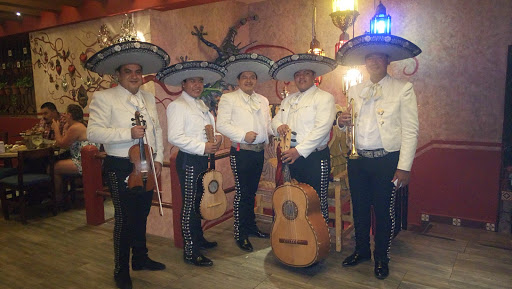 Mariachi en playa del carmen