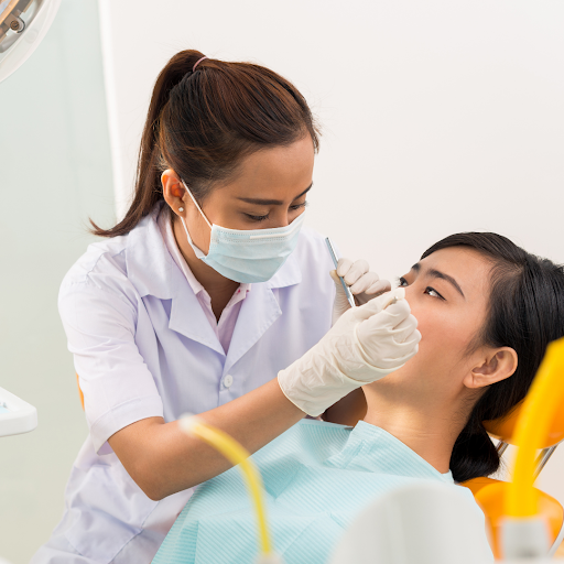 Smalis Dentist