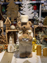 Photo n°24 de Fêter & Recevoir Toulon à La Valette-du-Var (Magasin de perruques)