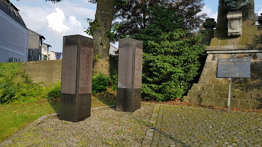 Kriegerdenkmal in Belecke Logo