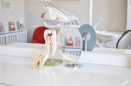 Dr. Milton Caravaca Treves, Dentista - Thumbnail
