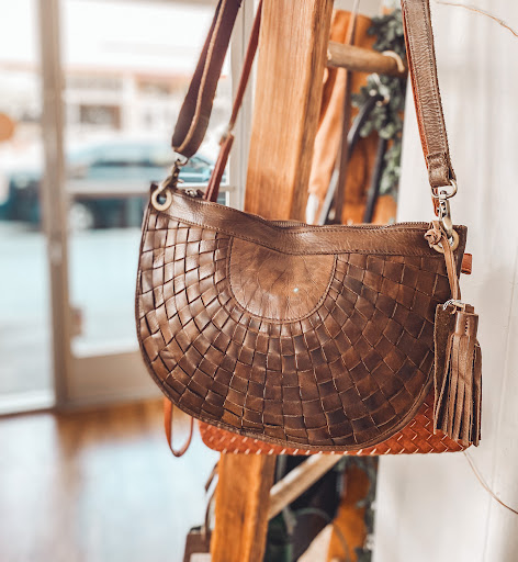 La Tre Clothing & Accessories - Thumbnail