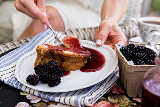 Mama Mitchell's Pound Cake - Thumbnail
