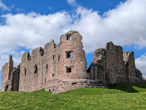 Brough Castle - Visual