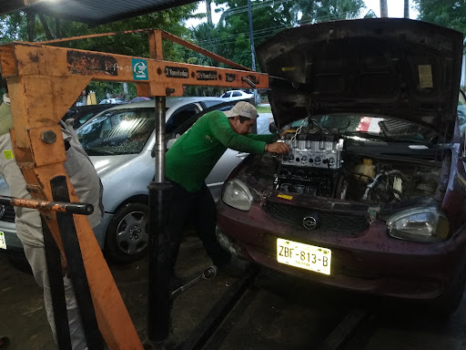Taller mecánico "Luis Ruiz"