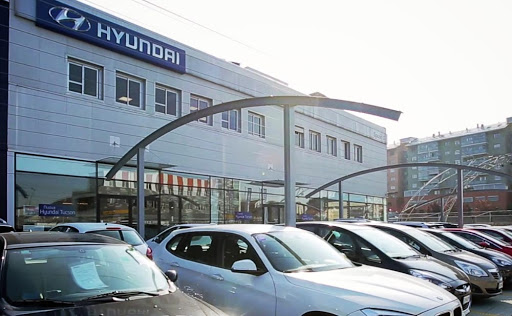 SPACE 6 Hyundai Car Dealership Logo