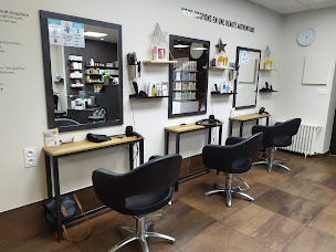 Photo n°22 de 100% Coiffure - Coiffeur Fougères à Fougères (Salon de coiffure)