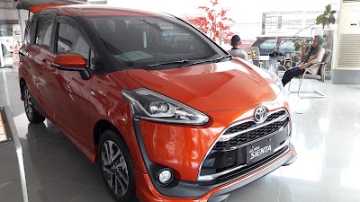 Photos of Toyota Hadji Kalla Kendari_Dealer mobil Toyota