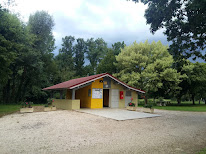 Camping de mon Village (Camping-Car Park) à Mantenay-Montlin