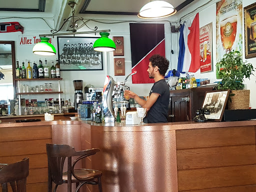 Photo 3 - Burger & Co