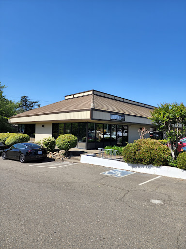 Streaks Studio & Salon - Thumbnail