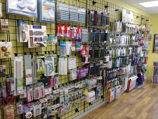 Karen's Yarn Paper Scissors Gallery - United States