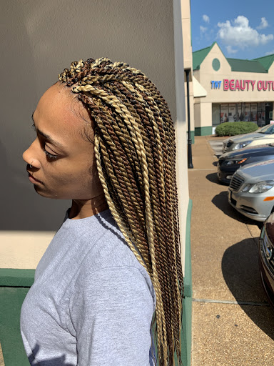 Luscious Hair Braiding & Boutique - Thumbnail