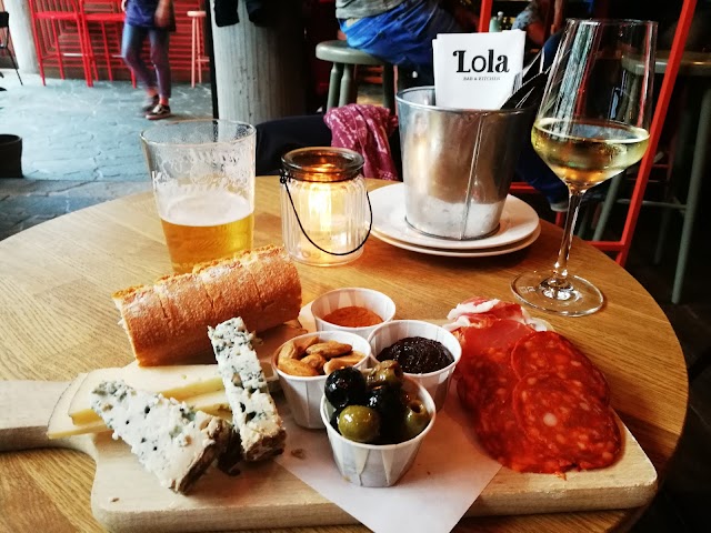 Lola Bar & Kitchen