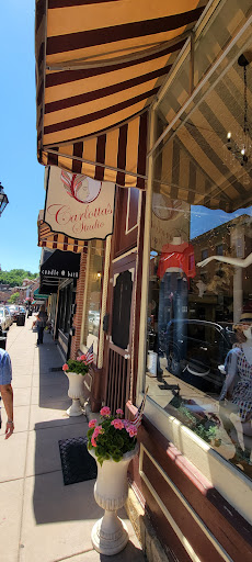Carlotta's - Visual