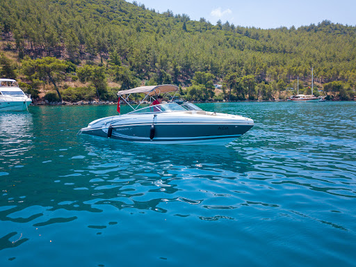 Yacht Blue Tour