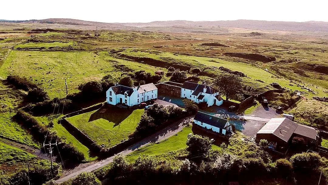 Persabus farm, Accommodation and Pottery