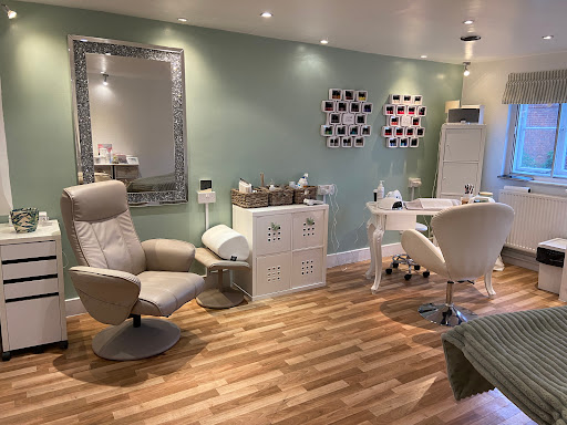 Beautique Hair and Beauty Salon - Thumbnail