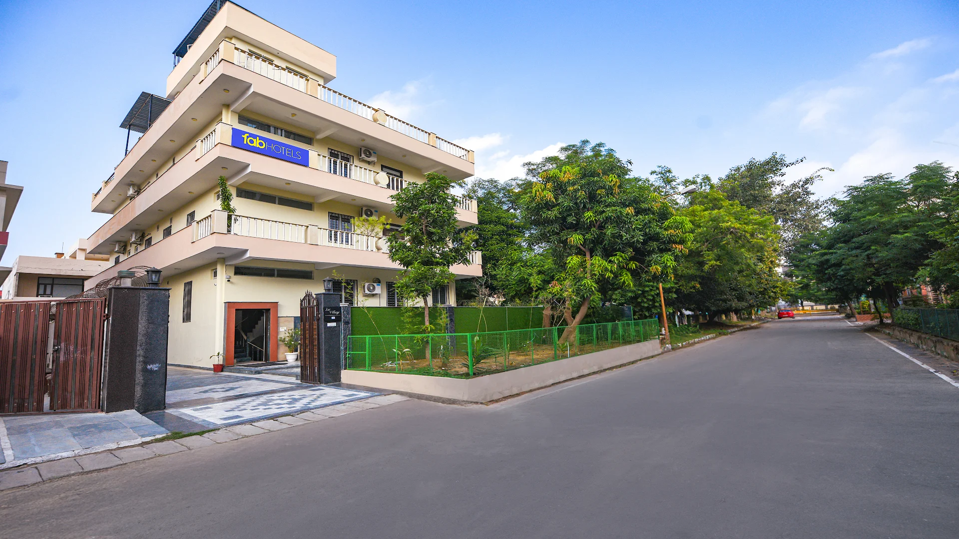 HOTEL SAI VILLAGE 281