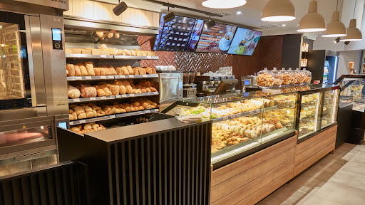 Skalski Cakes & Cafe