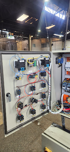 Eletricista em Guarulhos | Serviços Elétricos DM | Douglas