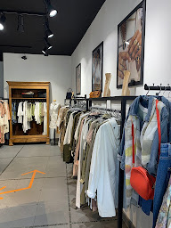 Photo n°5 de ICONE Fashion à Sarreguemines (Magasin de vêtements pour femmes)