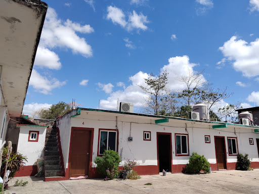 Hotel Los Pericos