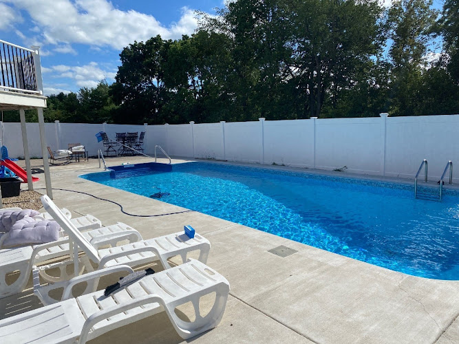 Revamp Fence And Deck in Fort Wayne