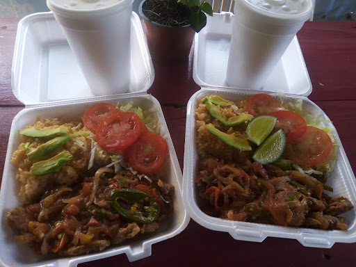 Antojitos The family .. servicio a domicilio