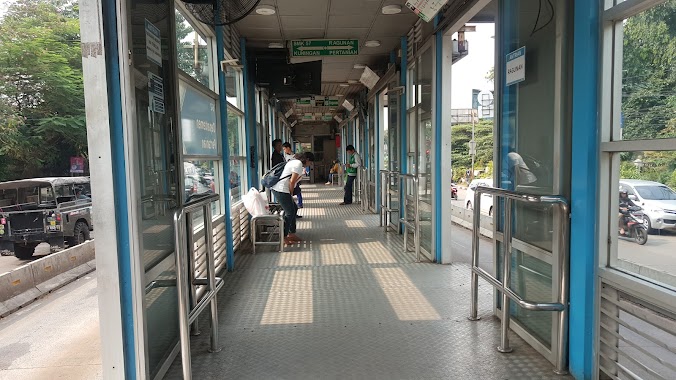 Department Of Agriculture Busway Shelter, Author: Lynn Line