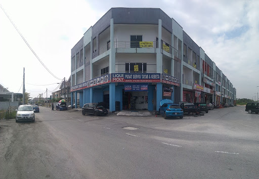 Pusat servis kereta, hybrid & tayar (Umaira Group)