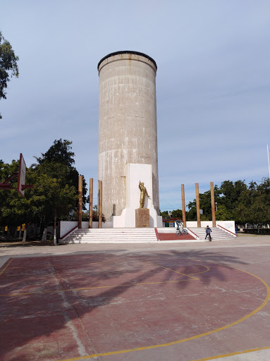 Plaza Independencia: "El tinaco"