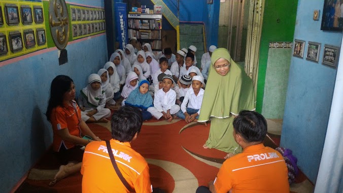 Yayasan Yatim Piatu Nurul Iman, Author: Naomi Liang