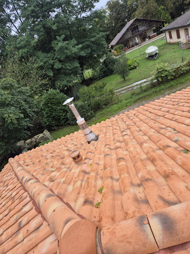 Photo de DP.RÉNOVATION artisans charpente couverture zinguerie Damien peyrille